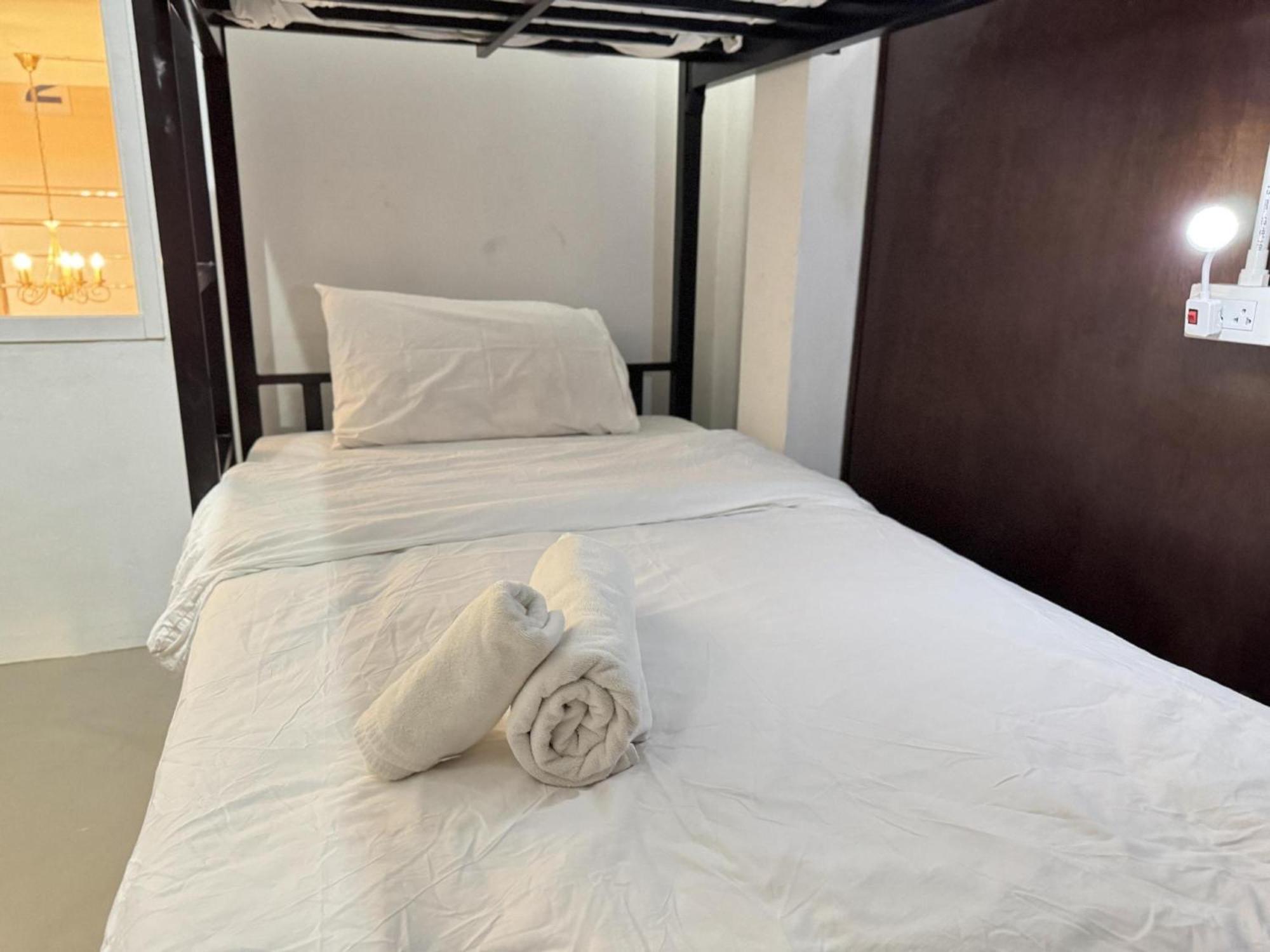 Collection O Bupamontra Chiangmai Hotel Чиангмай Екстериор снимка