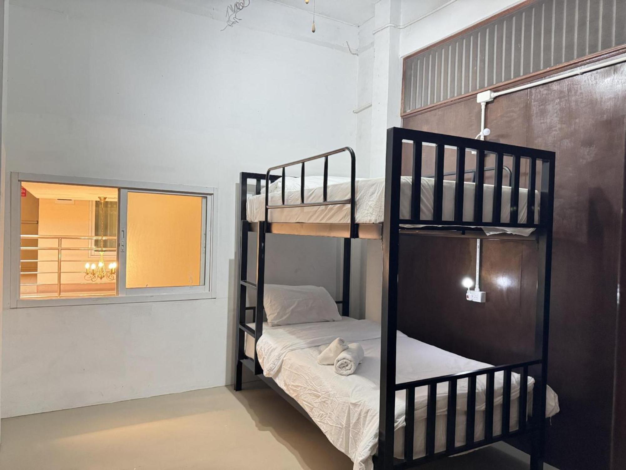 Collection O Bupamontra Chiangmai Hotel Чиангмай Екстериор снимка