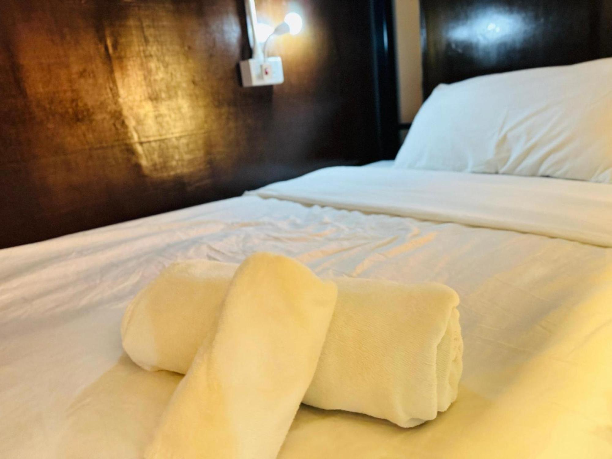 Collection O Bupamontra Chiangmai Hotel Чиангмай Екстериор снимка