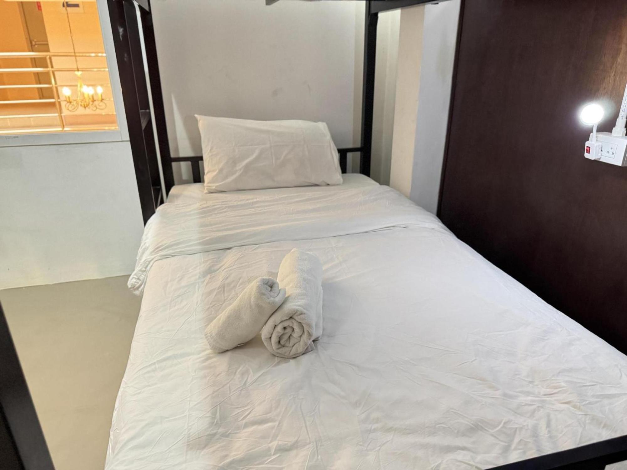 Collection O Bupamontra Chiangmai Hotel Чиангмай Екстериор снимка