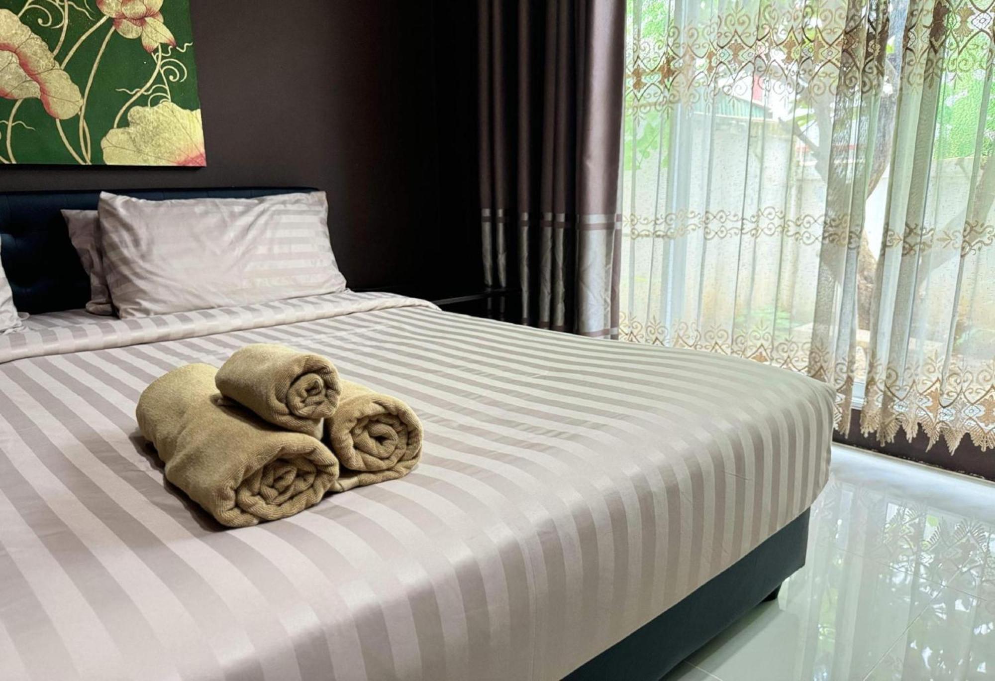 Collection O Bupamontra Chiangmai Hotel Чиангмай Екстериор снимка