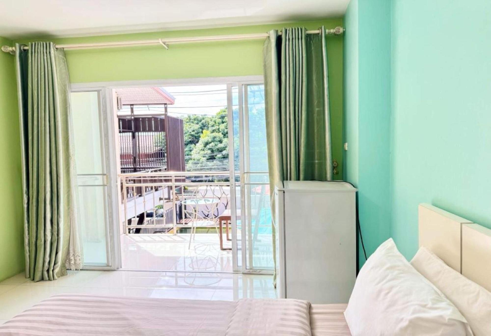 Collection O Bupamontra Chiangmai Hotel Чиангмай Екстериор снимка