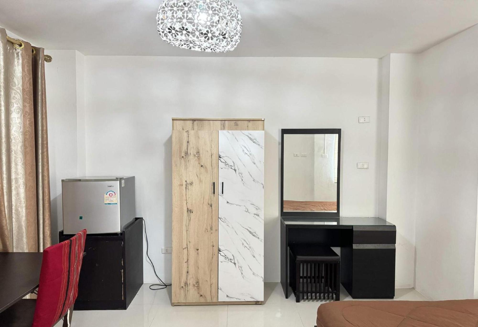 Collection O Bupamontra Chiangmai Hotel Чиангмай Екстериор снимка