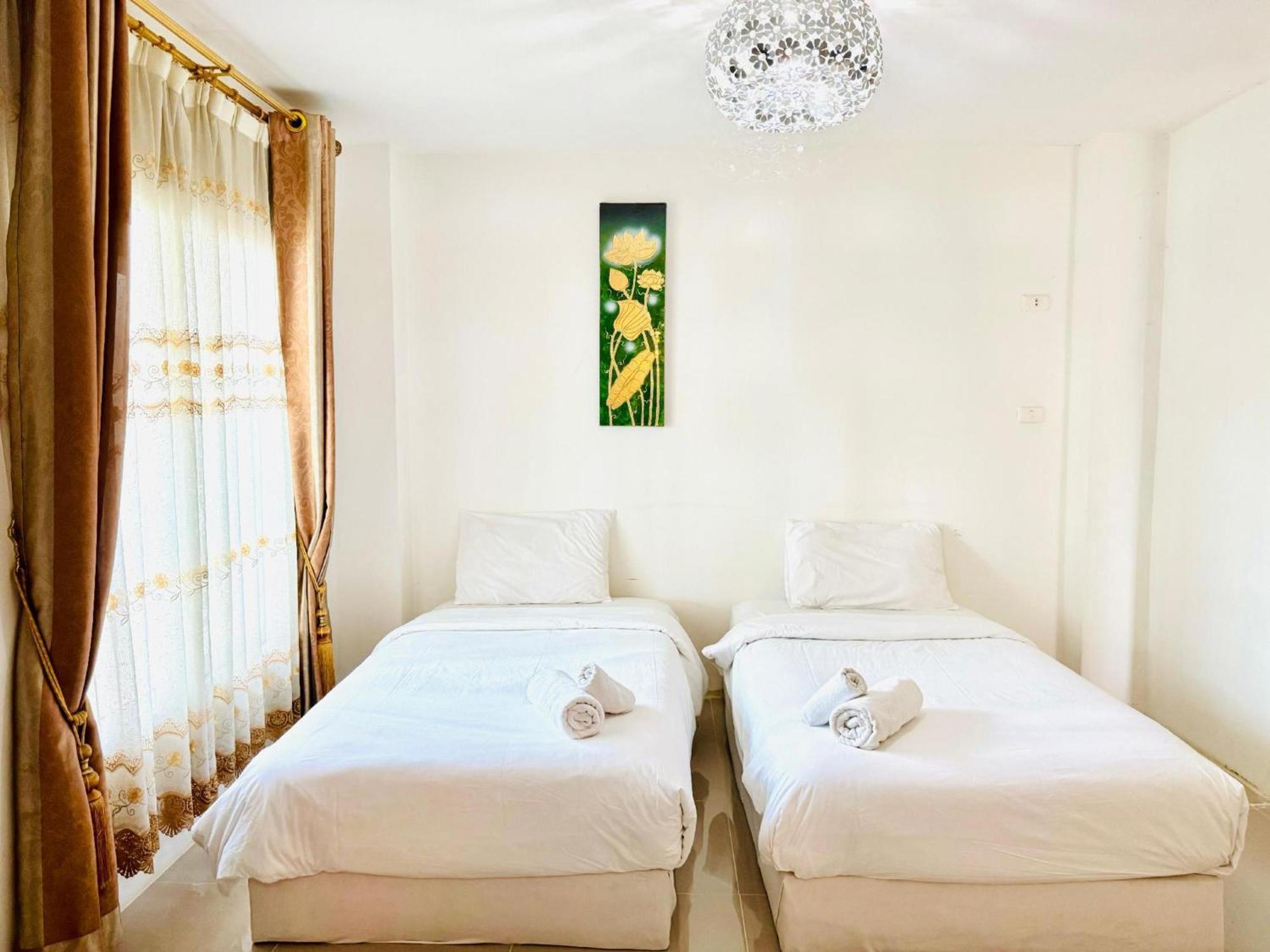 Collection O Bupamontra Chiangmai Hotel Чиангмай Екстериор снимка