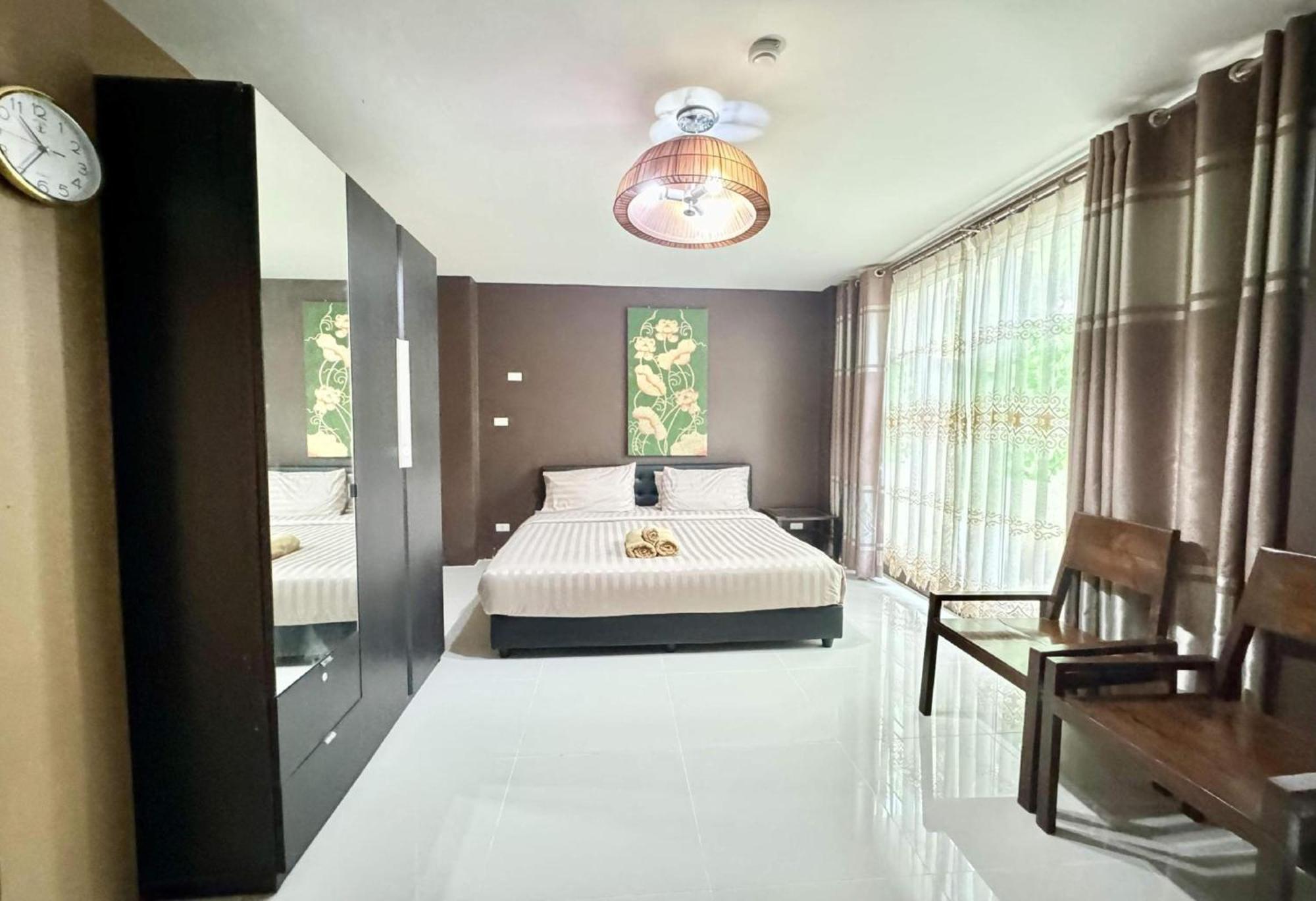 Collection O Bupamontra Chiangmai Hotel Чиангмай Екстериор снимка