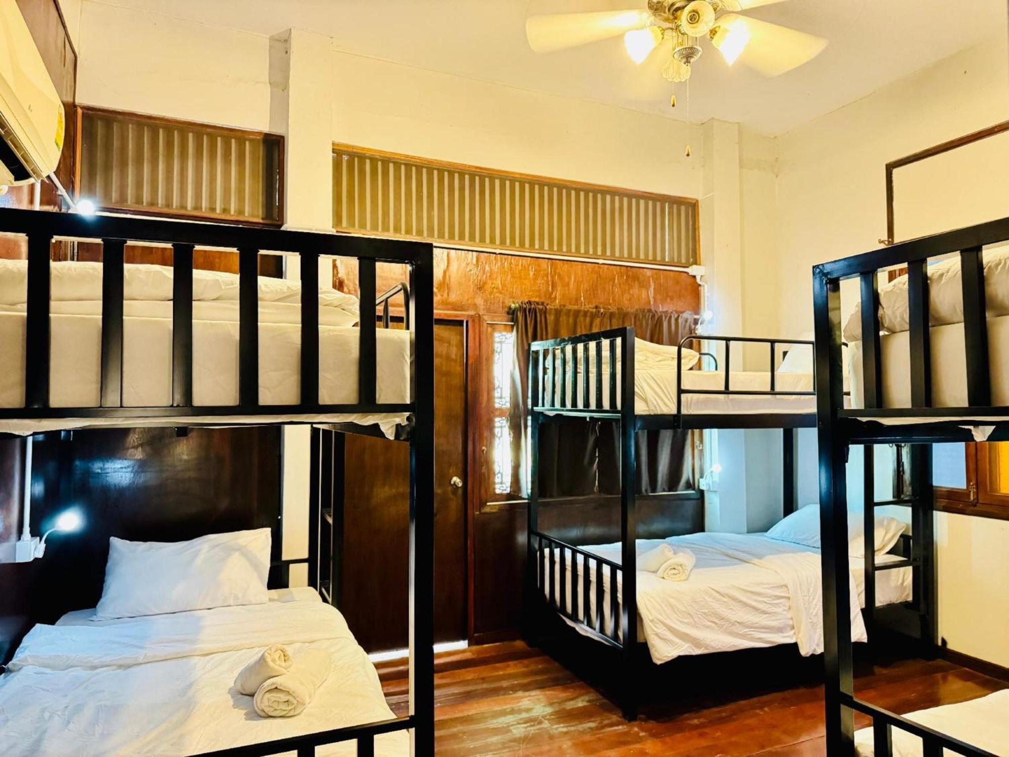 Collection O Bupamontra Chiangmai Hotel Чиангмай Екстериор снимка