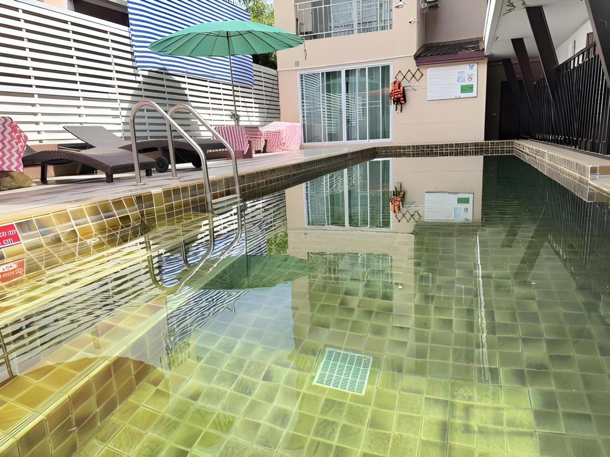 Collection O Bupamontra Chiangmai Hotel Чиангмай Екстериор снимка