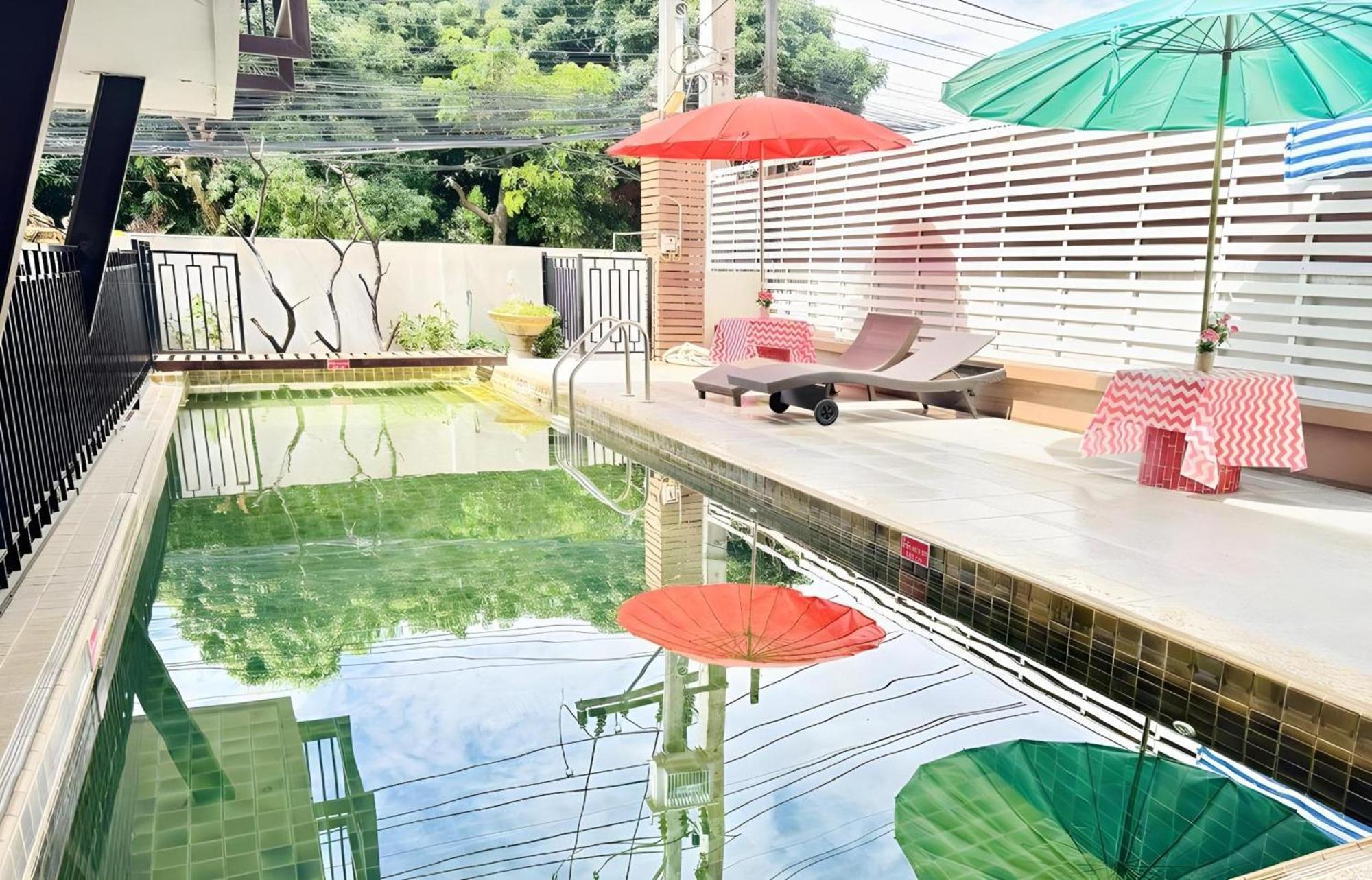 Collection O Bupamontra Chiangmai Hotel Чиангмай Екстериор снимка