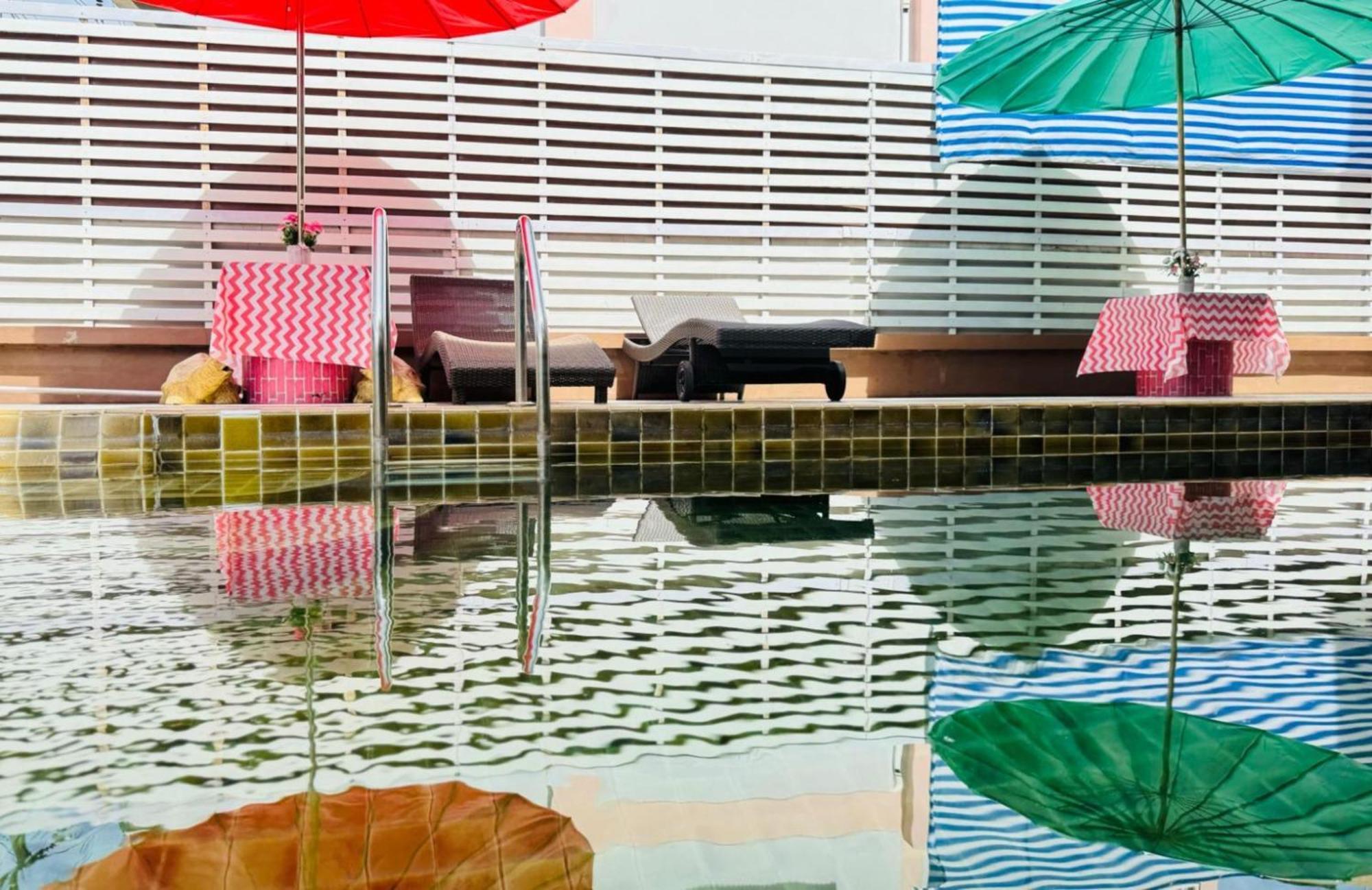 Collection O Bupamontra Chiangmai Hotel Чиангмай Екстериор снимка
